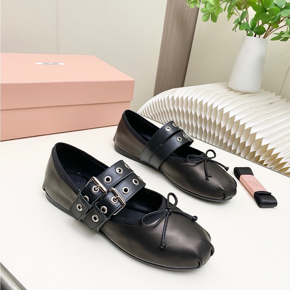 Miu Miu Women's Leather Ballet Flats🍏🍏🍏 - Picture 8 of 8